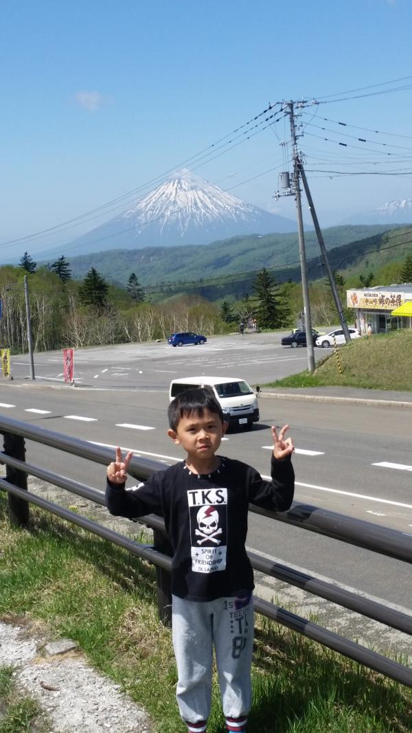 毎年恒例 アスパラを求めてニセコへ。