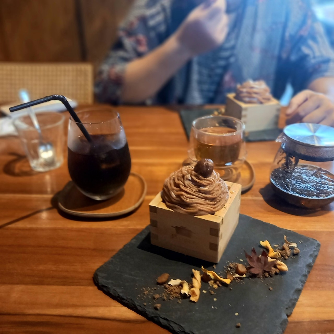 「MINIZCAFEおにぎり」と「35stockモンブランサンデー」